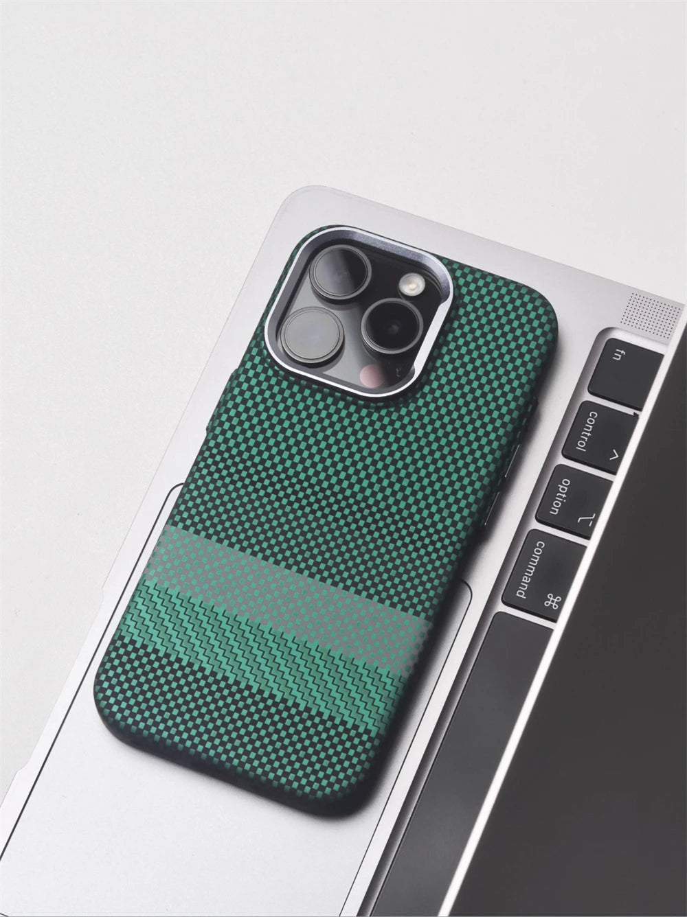 Luxury Carbon Fiber Magsafe IPhone Case