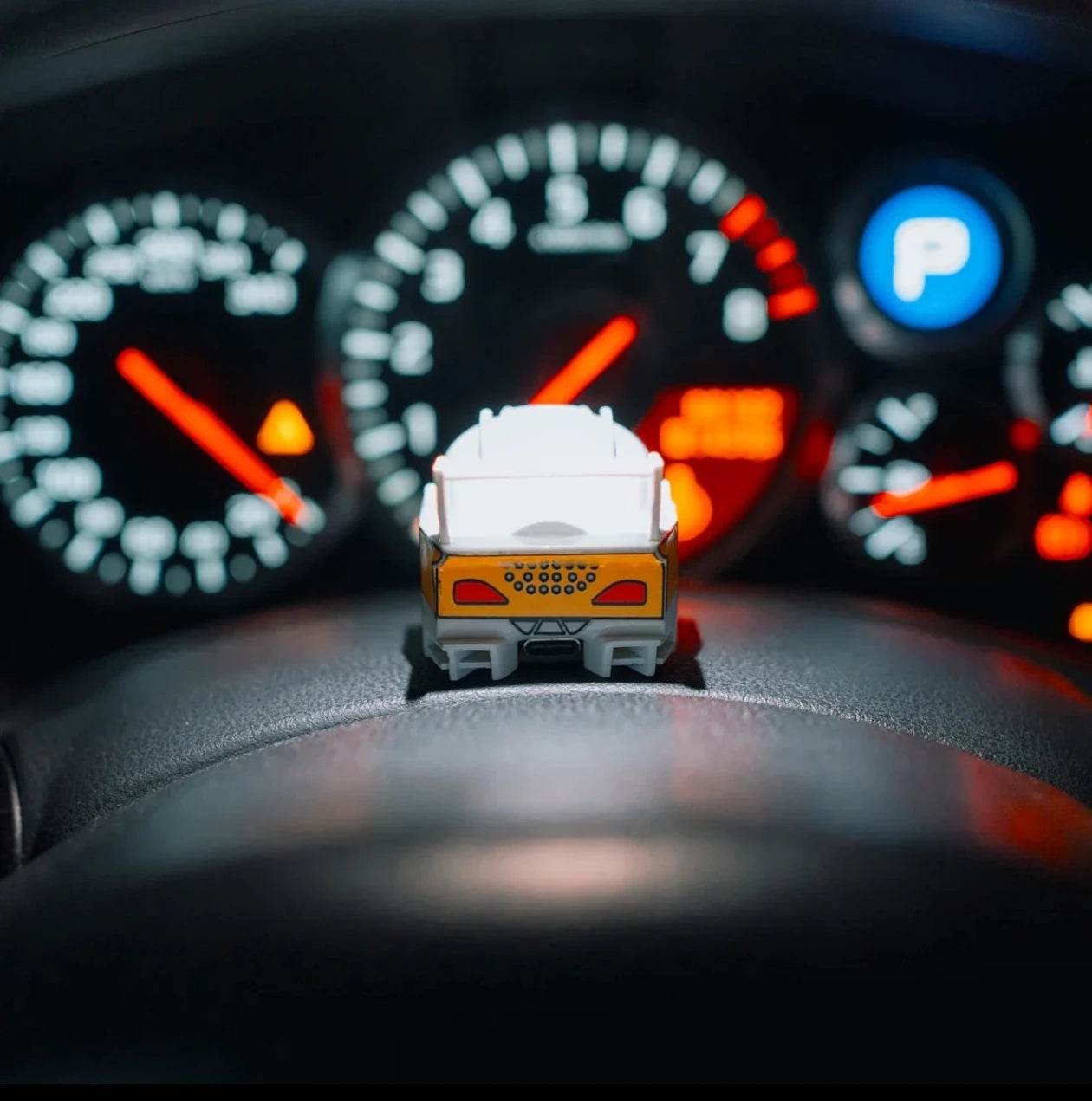 MOCHI DASAI Car Mounted Robot