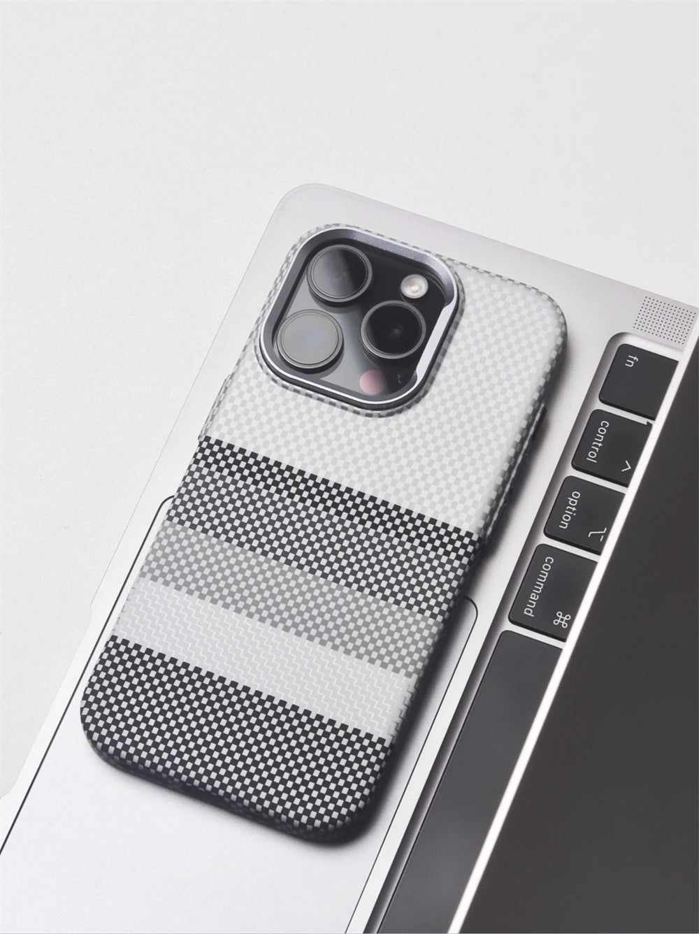 Luxury Carbon Fiber Magsafe IPhone Case